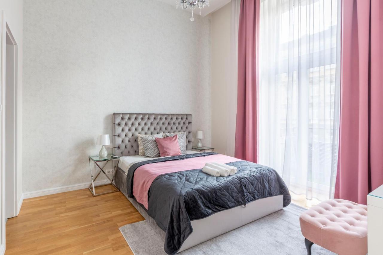 Luxury 3bedrm 2bathrm With Danube River View * Budapeste